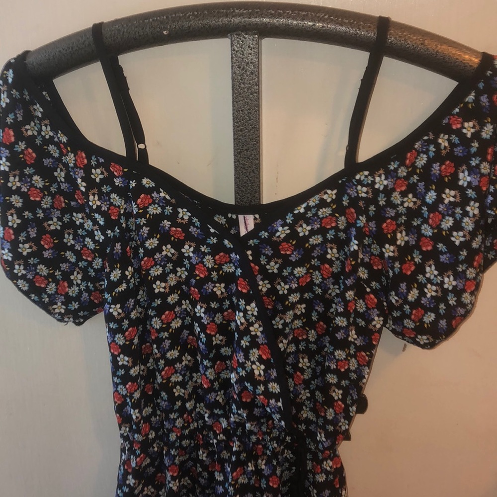 Romper - Picture 2 of 4